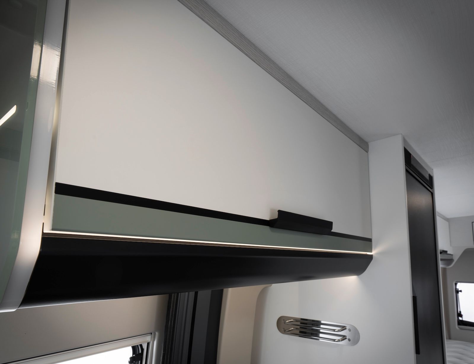 Davis_Lifestyle-Klappe_Schrank_Neu_Dav620