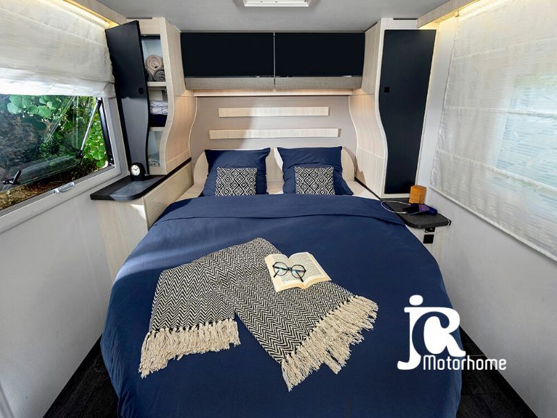 interieur camping car chausson 788