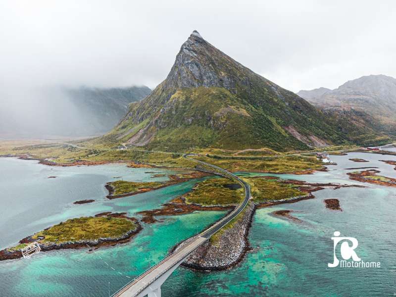 location-camping-car-iles-lofoten-norvege