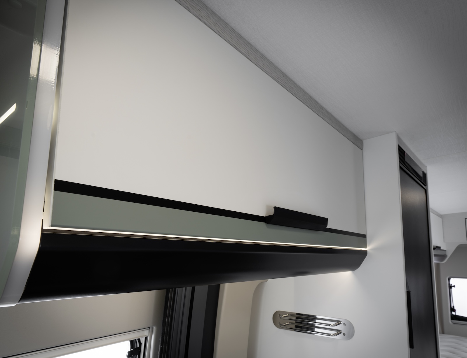 Davis_Lifestyle-Klappe_Schrank_Neu_Dav620